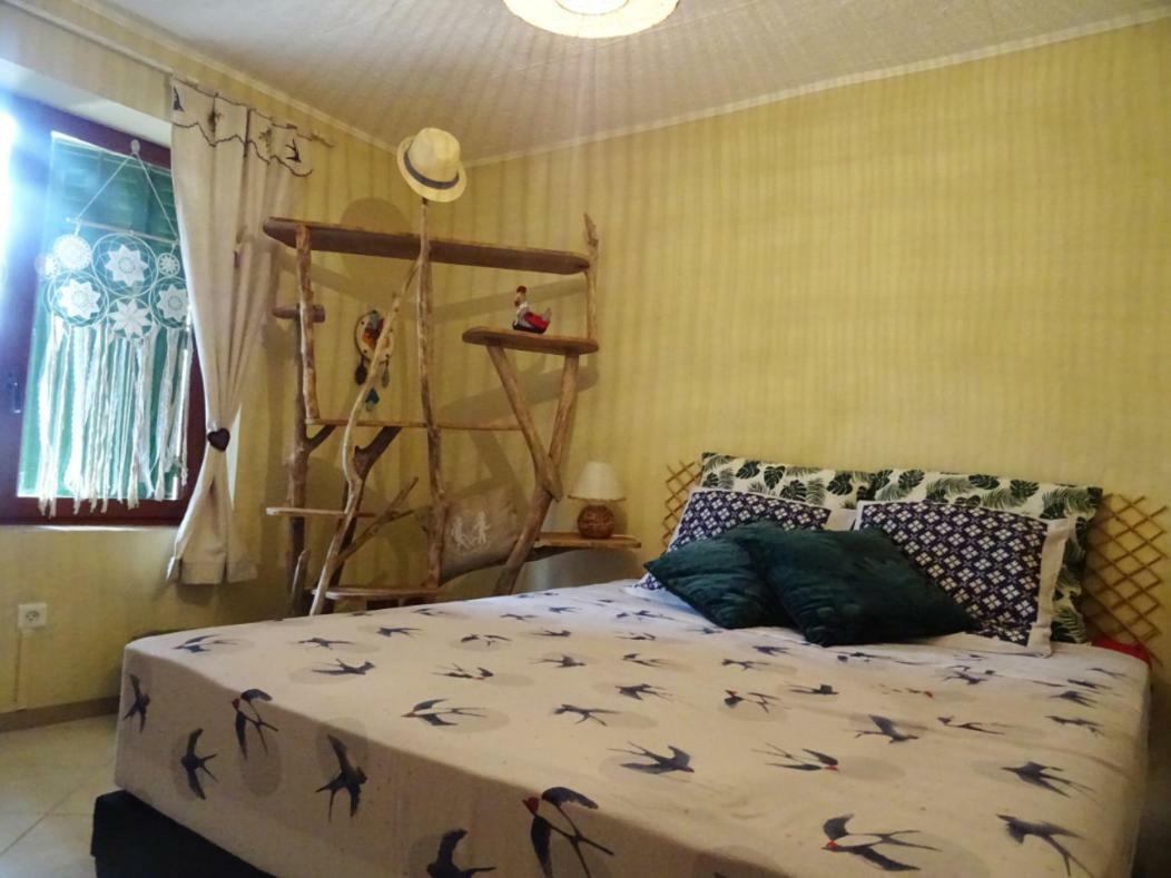 Chambre à la ferme Besson Extérieur photo