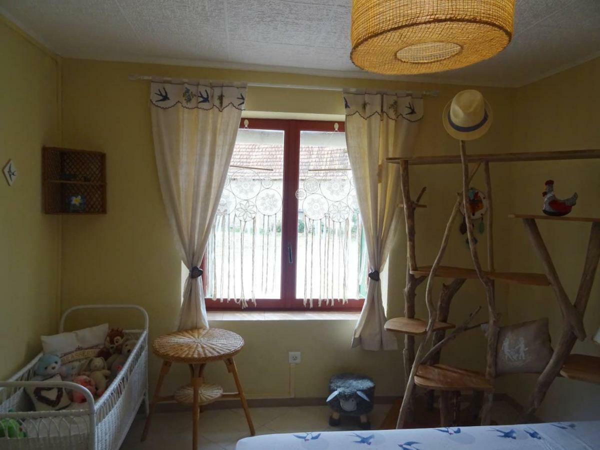 Chambre à la ferme Besson Extérieur photo